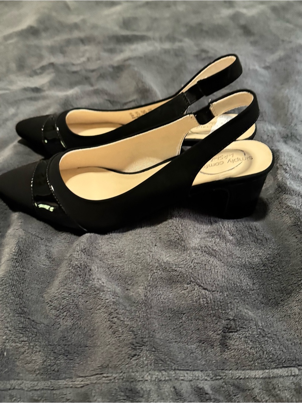 Life Stride Black Slingback Block Heel Pumps - Picture 1 of 7